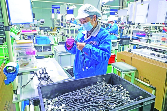 光山县各企业开足马力促生产 争取实现“开