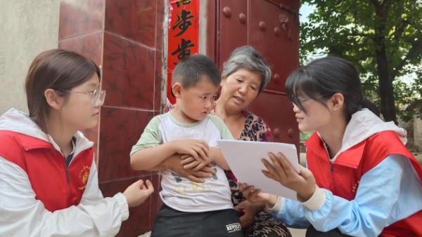 防溺水宣传进乡村 志愿者为生命护航