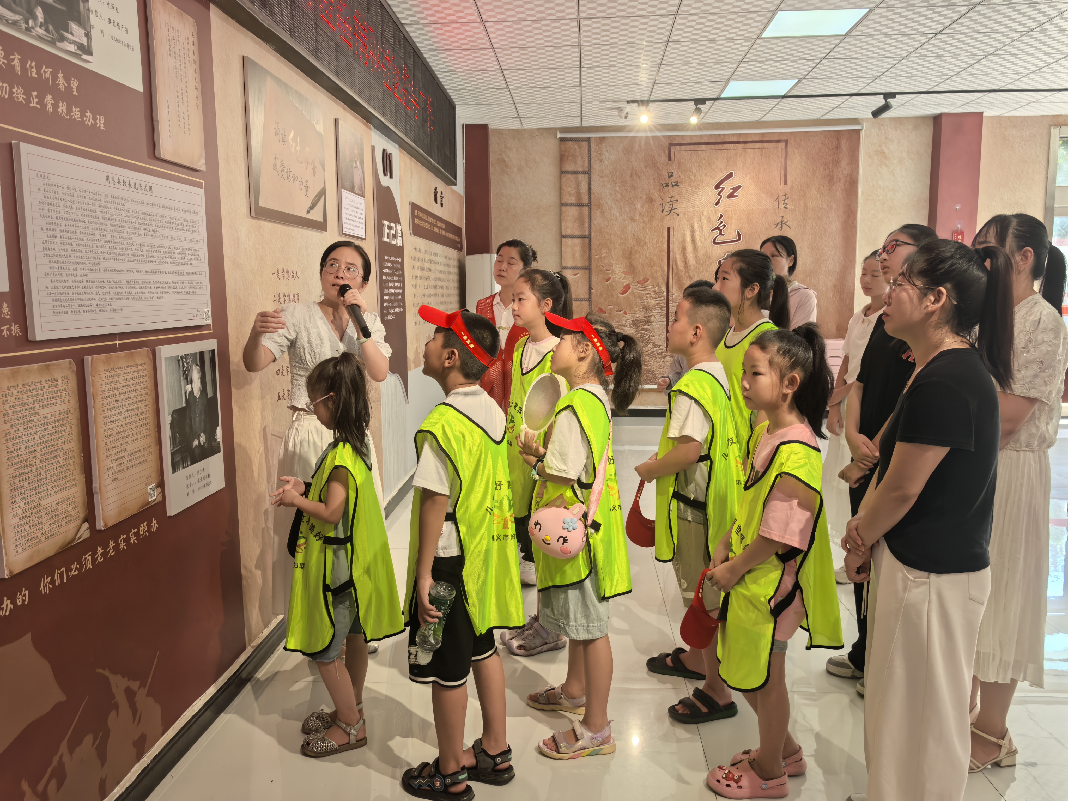 “一米视角”与儿童相约友好