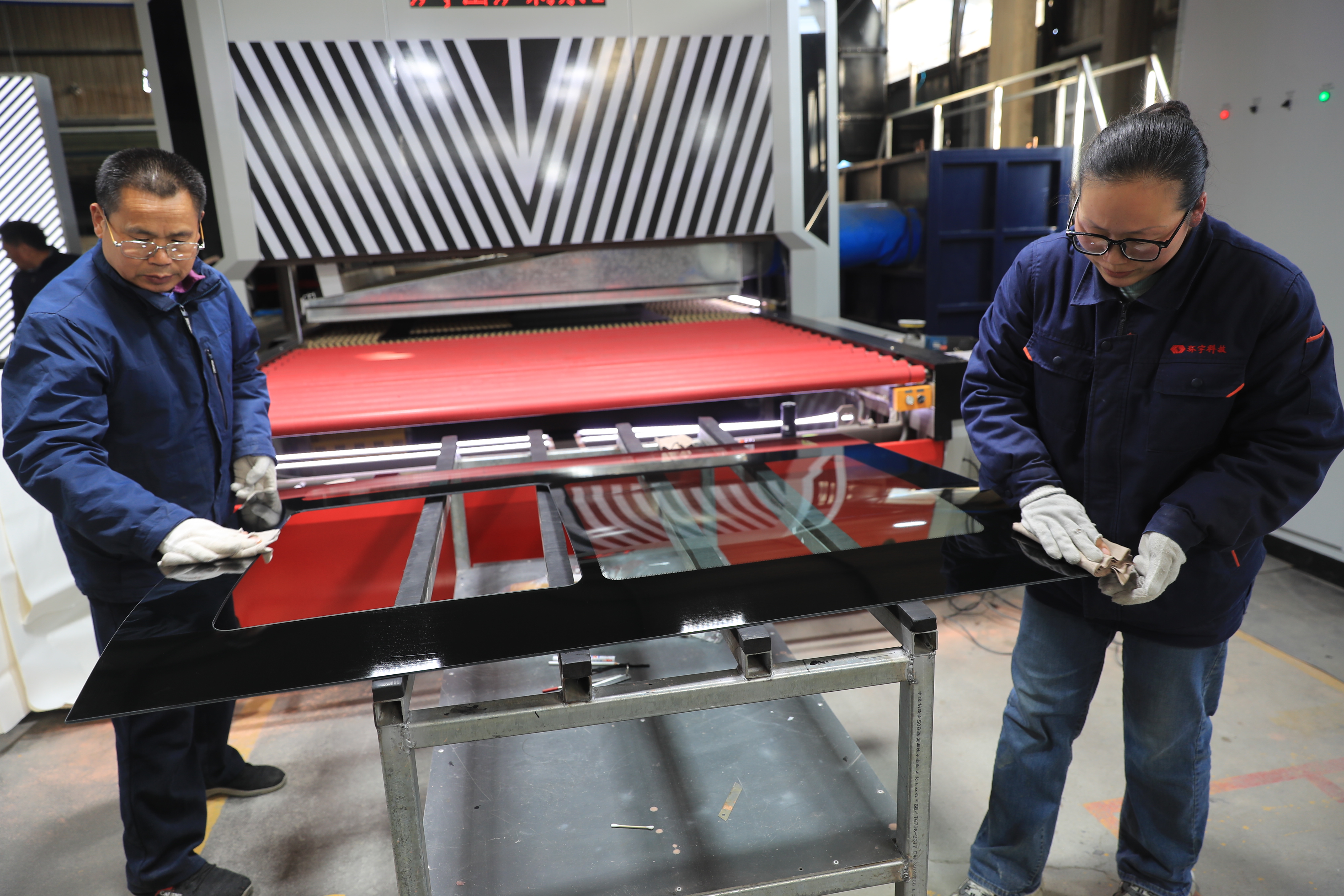 加紧生产 保供应