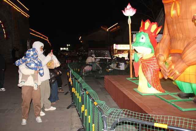 襄城县城关街道 “灯绘华夏·筑梦未来”主题灯展营造浓烈的新春佳节氛围