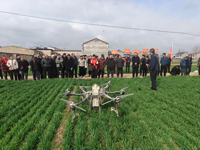 雨水润田畴 科技助春管 ——睢县农科所智能装备上阵绘就春耕新图景