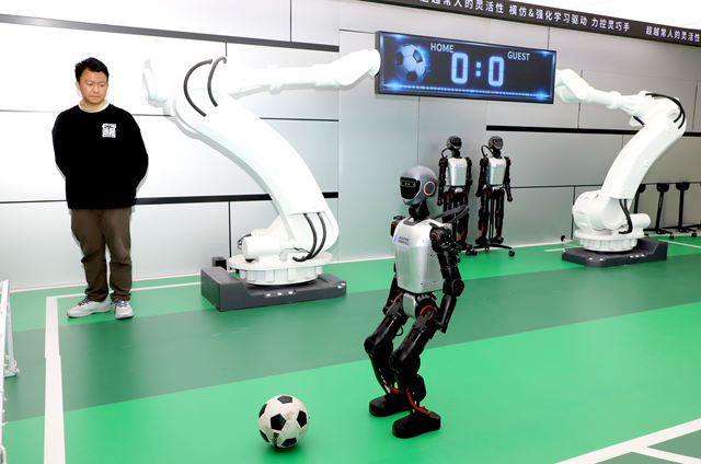 河南首家人形机器人4S店——中原异构人形机器人4S店在郑州正式投入运营