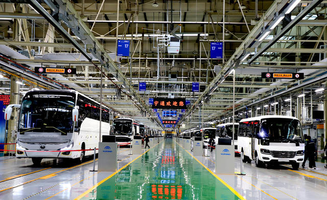 铆劲忙生产  加速赶订单