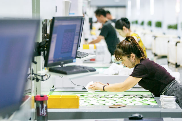 睢县围绕“一双鞋”做文章 积极承接产业链