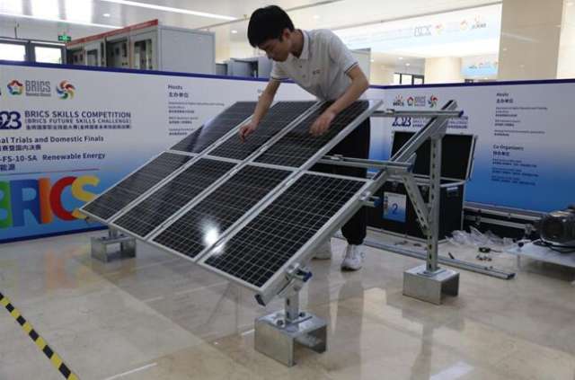 聚享游2023年金砖国家职业技能大赛可再生能源赛项国内总决赛在郑州电专举办(图2)