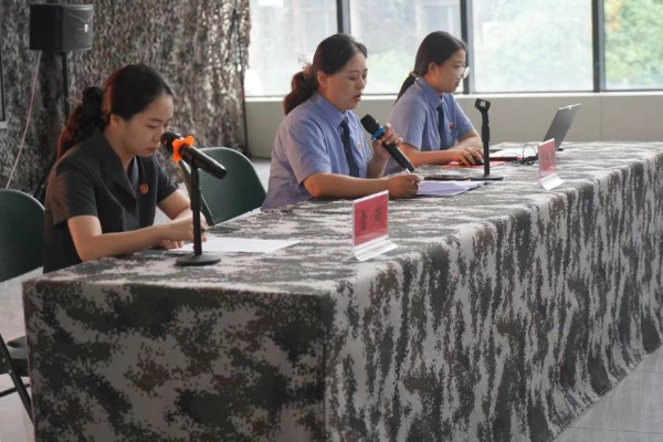 西华县人民检察院开展“送法进军营 筑牢新兵法治思想防线”活动