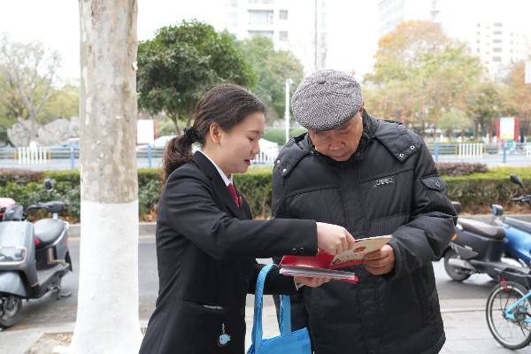 宪法宣传周 | 与法同行 精彩呈“宪”——罗山县人民法院开展国家宪法日普法宣传活动