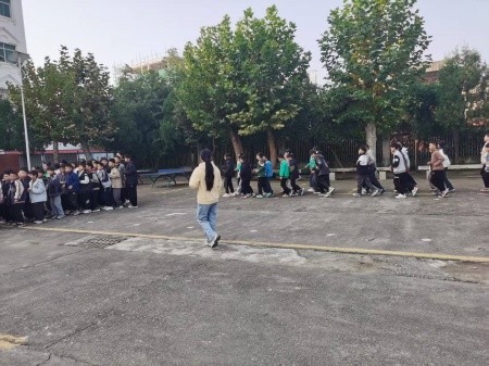 冬日燃激情 奔跑向未来 内乡十小冬季长跑启幕