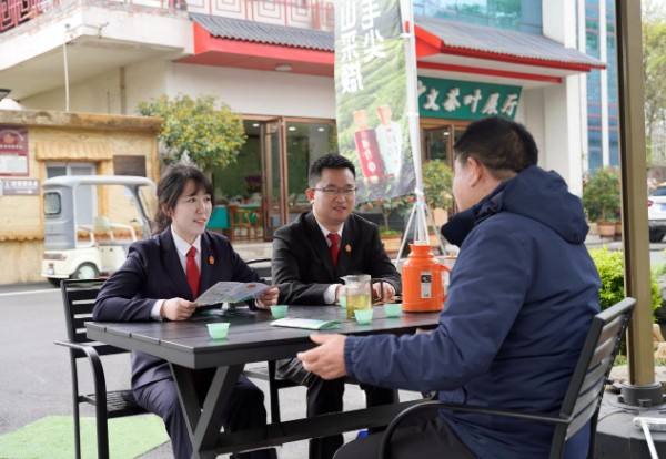 法徽映茶青 守护“第一鲜”——董家河人民法庭“法治护航采茶季”活动纪实