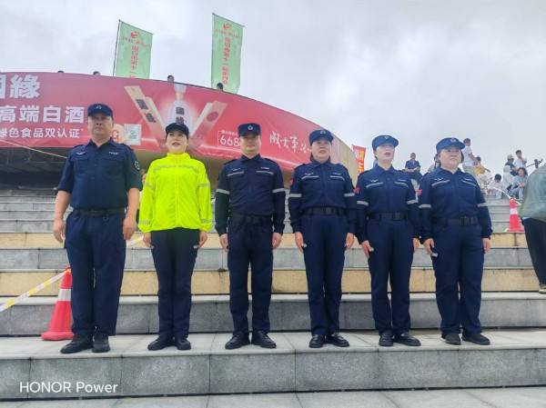 周口300名义警护航龙舟盛会